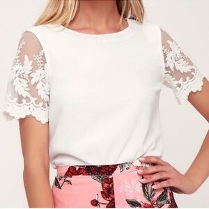 Luluβs Lisa Marie Off-White Embroidered Lace
Short Mesh Sleeve Blouse